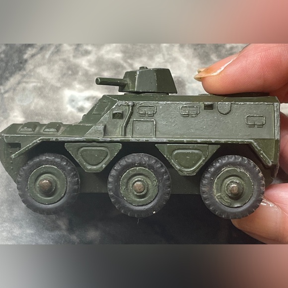 Dinky Toys Meccano 676 Armored Personnel Carrier - Picture 10 of 11